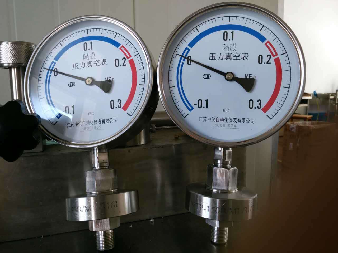 膜(mo)片壓力表選(xuǎn)擇時要注意(yì)什麽